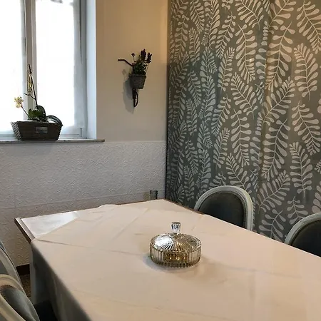 L'ago Nel Pagliaio Apartment *
