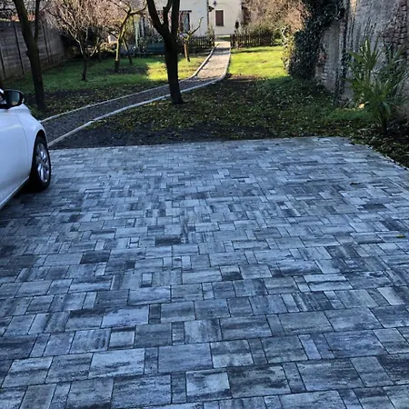 L'ago Nel Pagliaio Apartment *